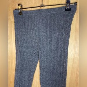 Gray Knit-Patterned Leggings - Size Small